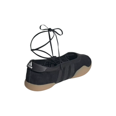 Adidas Chaussure Taekwondo Mei Black on feet Dubai