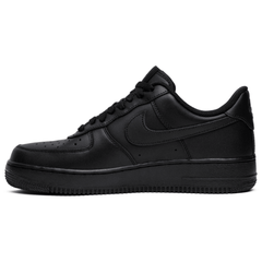 Air Force 1 07 Black on feet Dubai