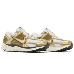 Outsole of Nike Air Zoom Vomero 5 ‘Metallic Gold’ sneaker