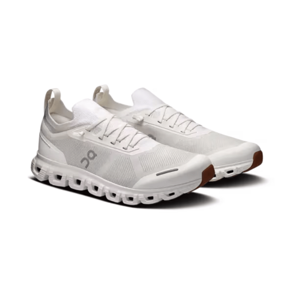 On Cloud 6 Versa Sneakers on feet Dubai