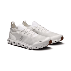 On Cloud 6 Versa Sneakers on feet Dubai