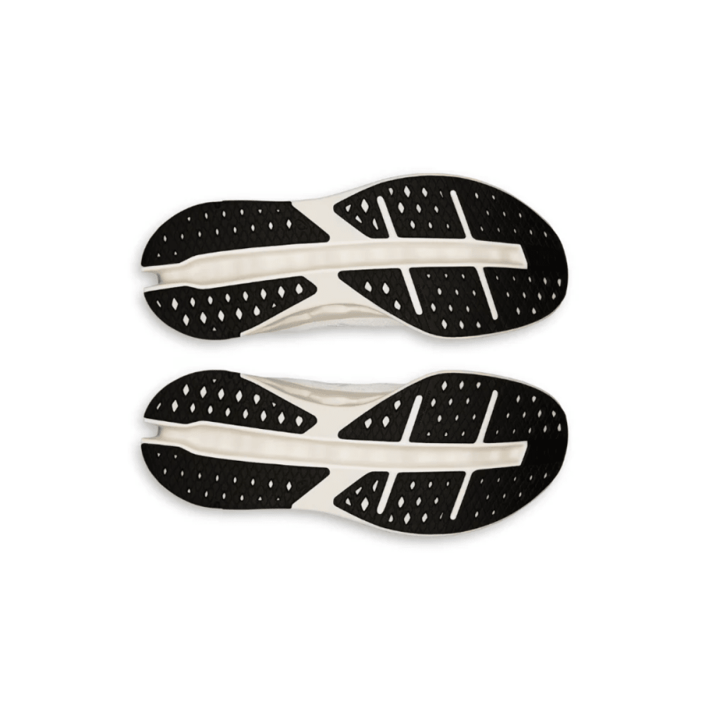 On Cloudsurfer Max White heel view