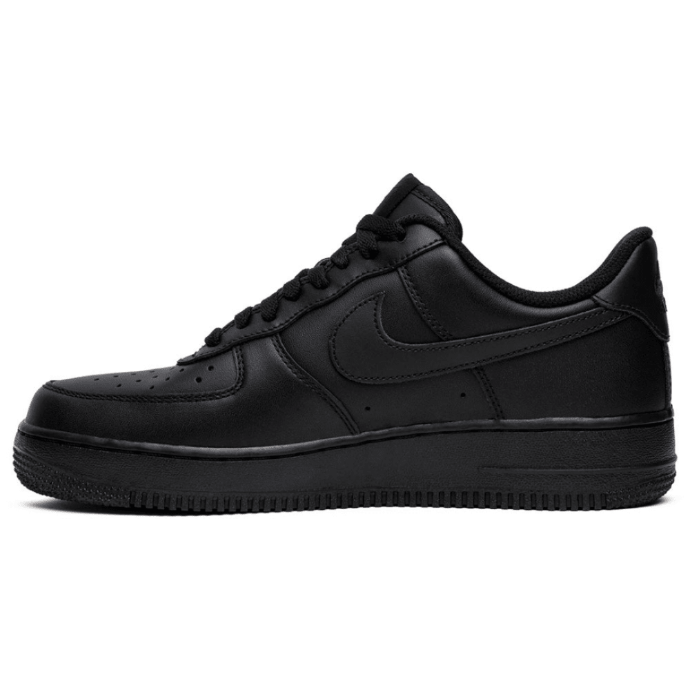 Air Force 1 07 Black on feet Dubai
