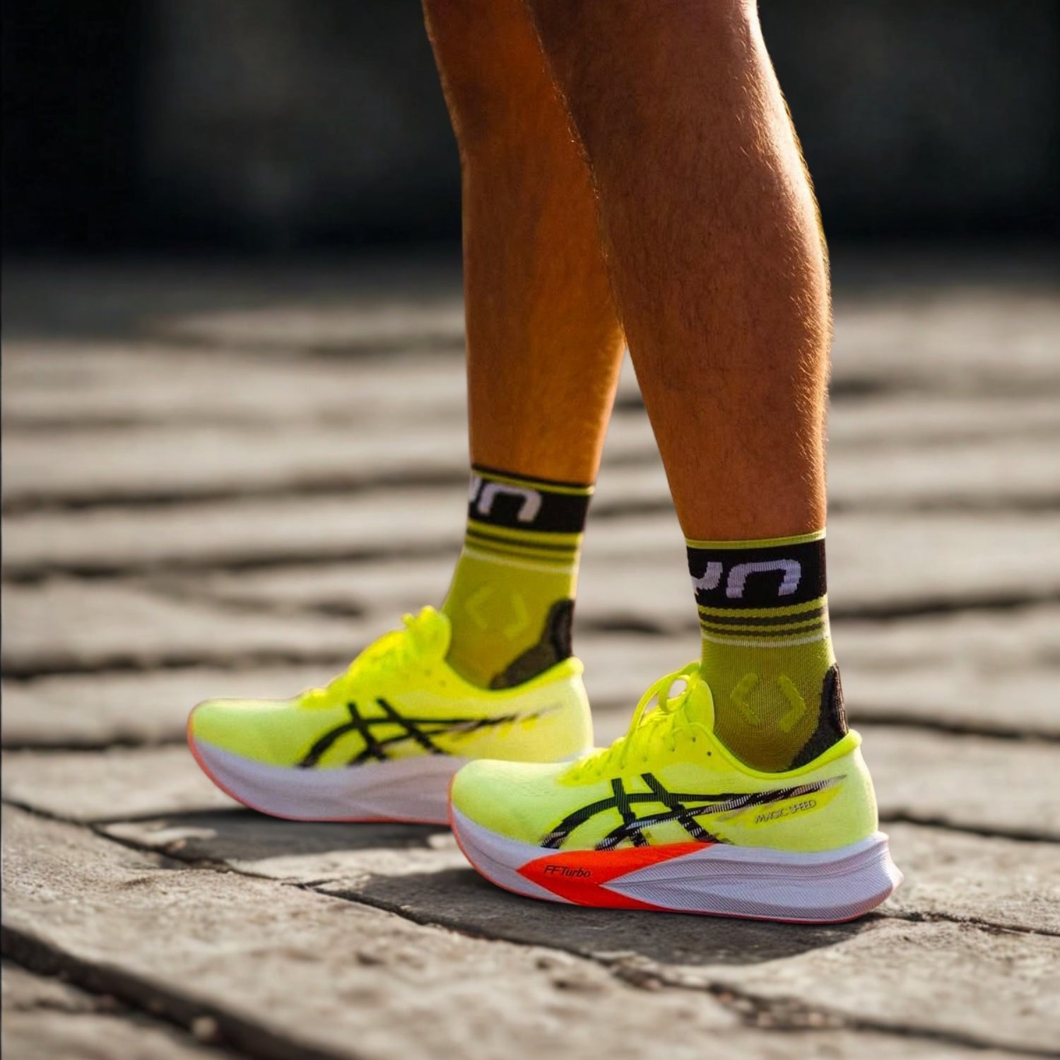 ASICS MAGIC SPEED 4 – Lightweight Racing Shoes in Yellow & Black - Cloud Tread