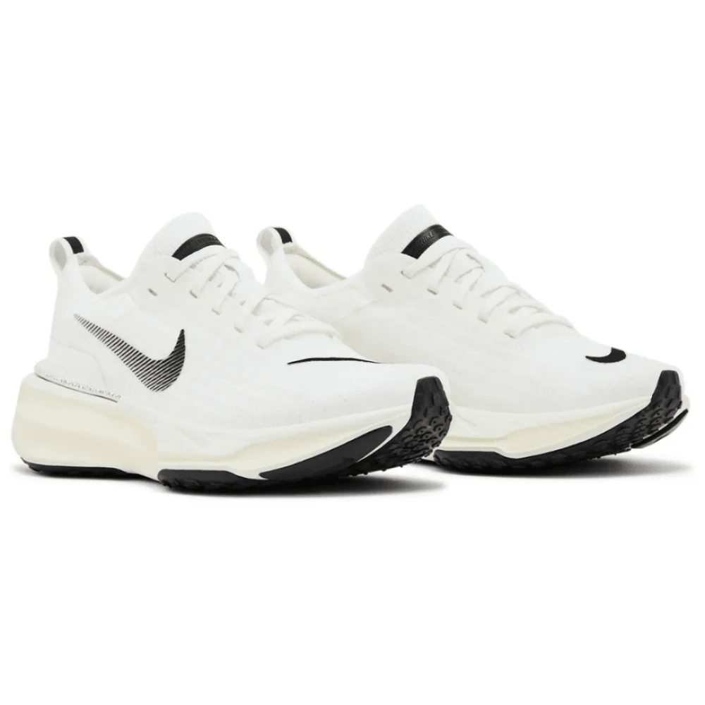 Bottom outsole of Nike ZoomX Invincible 3 'Summit White Black' displaying traction pattern