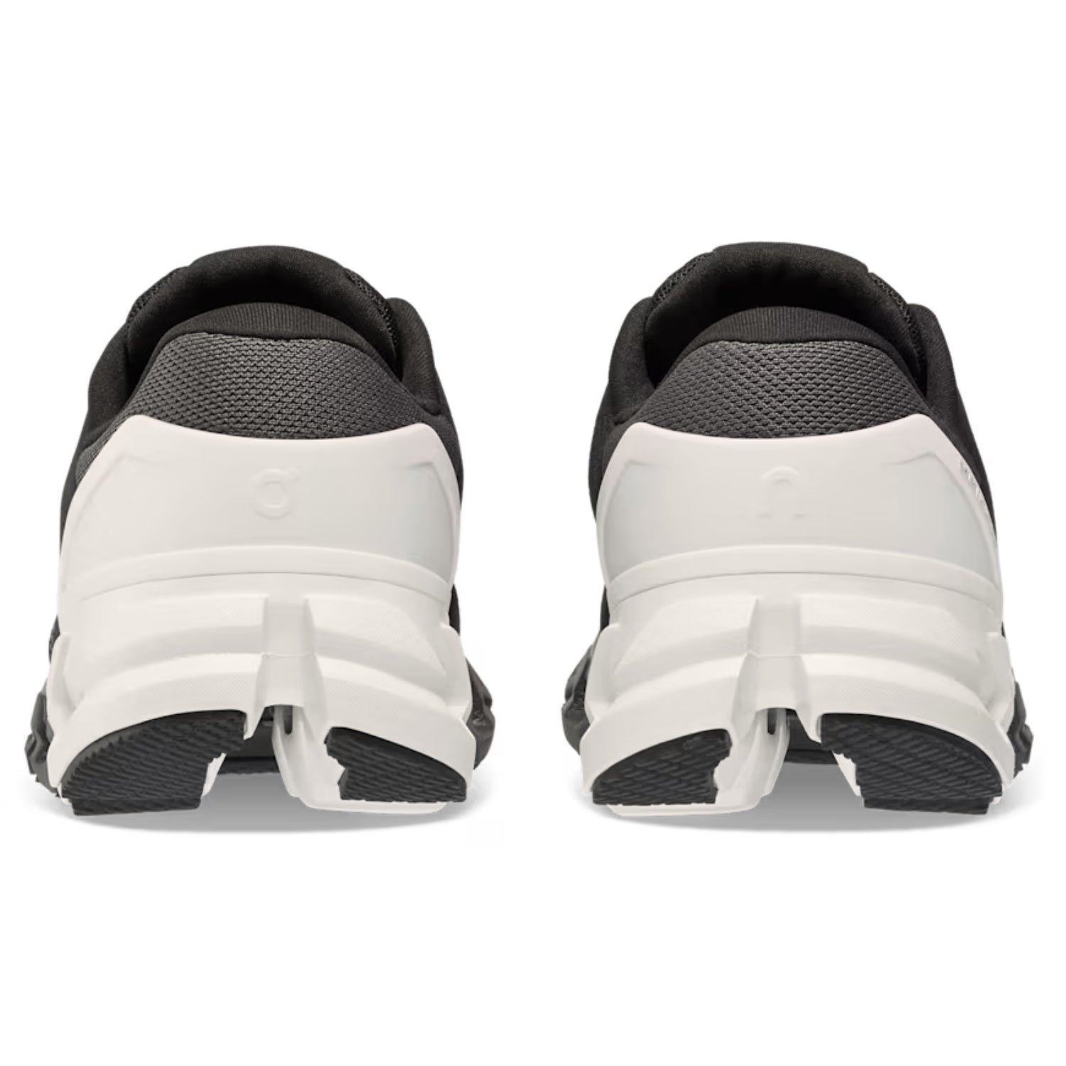 On Cloudflyer 4 Wide Fit – Plush Tongue & External Heel Support - Cloud Tread