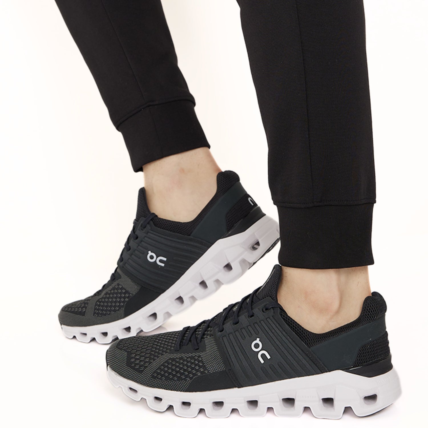 ON Running Cloudswift 3 ‘All Black’ – Lightweight Running Shoes - Cloud Tread