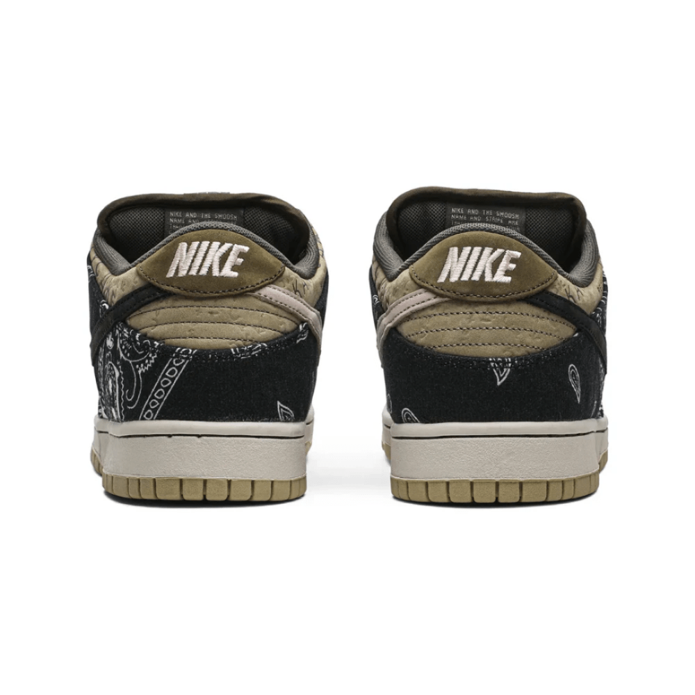 Travis Scott x SB Dunk Low PRM QS Cactus Jack Special Box close-up detail