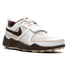 Travis Scott x Nike Zoom Field Jaxx Light Chocolate detailing